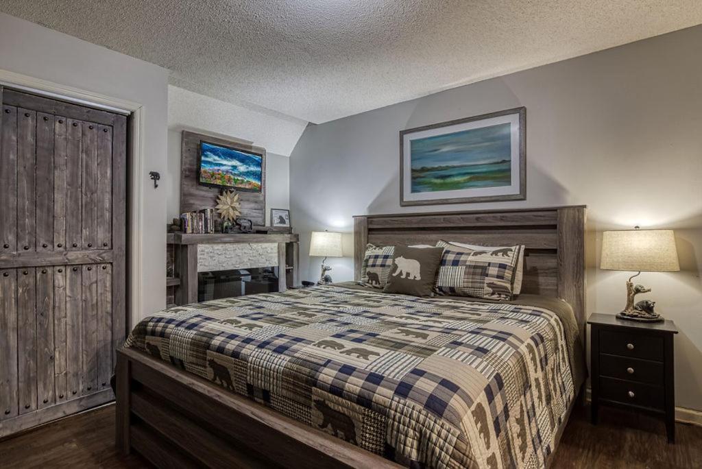 Moonshine Chalet, Hot Tub, Pool Access, Wifi, 1089 Free Tickets Each Paid Day, Dollywood And More Gatlinburg Exterior foto